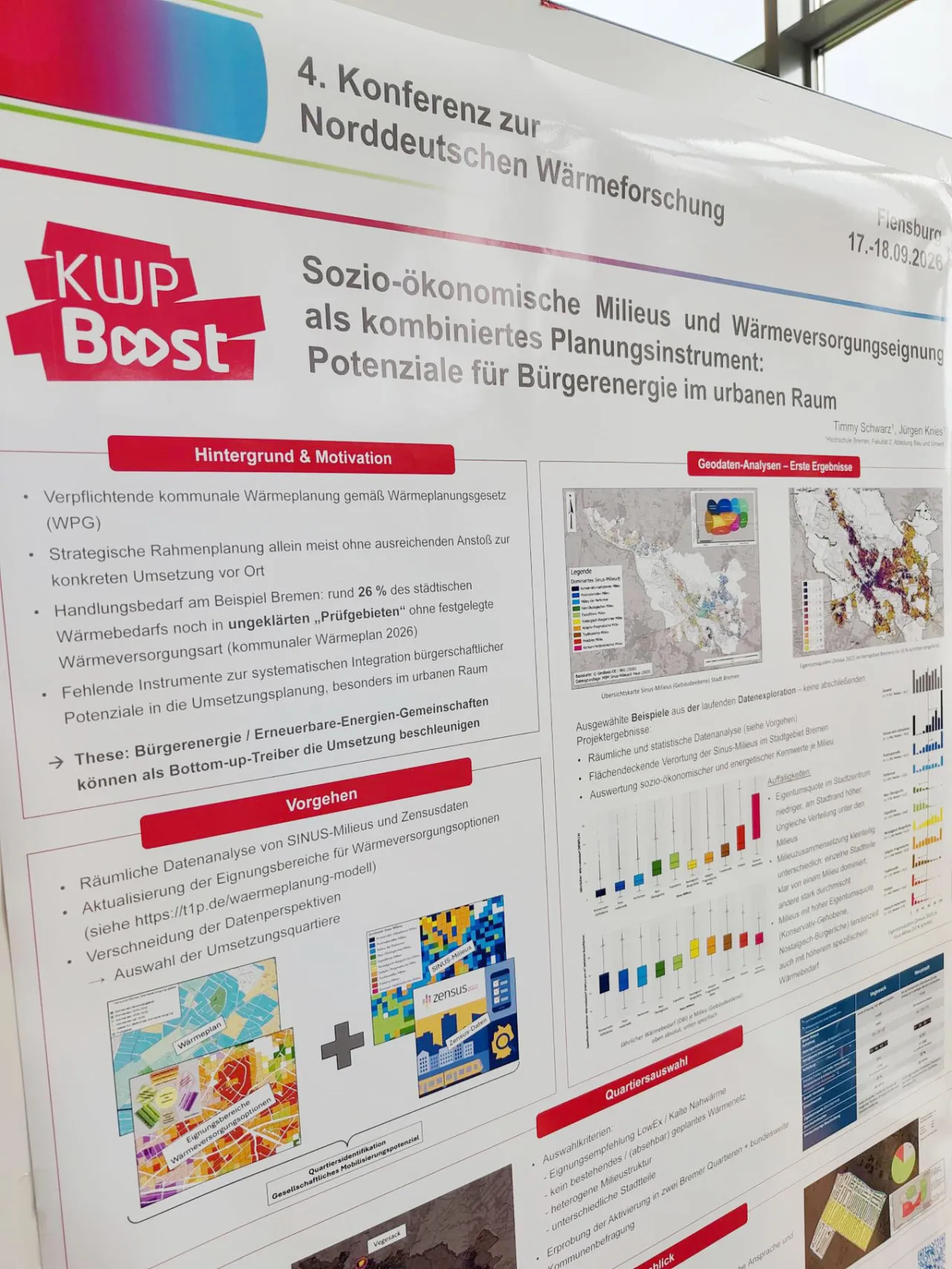 Ein Plakat auf einer Stellwand bei der 4. Konferenz zu Norddeutschen W&auml;rmeforschung erl&auml;utert das Projekt KWP-Boost.