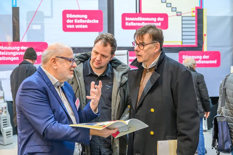 Beratung auf der Messe Bremer Altbautage zum Thema D&auml;mmung von unabh&auml;ngigen Experten
