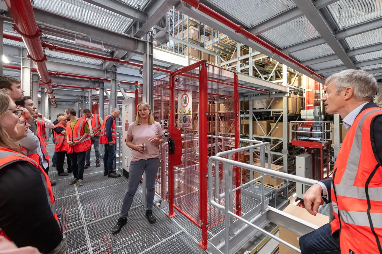 Rundgang durch das Hochregallager