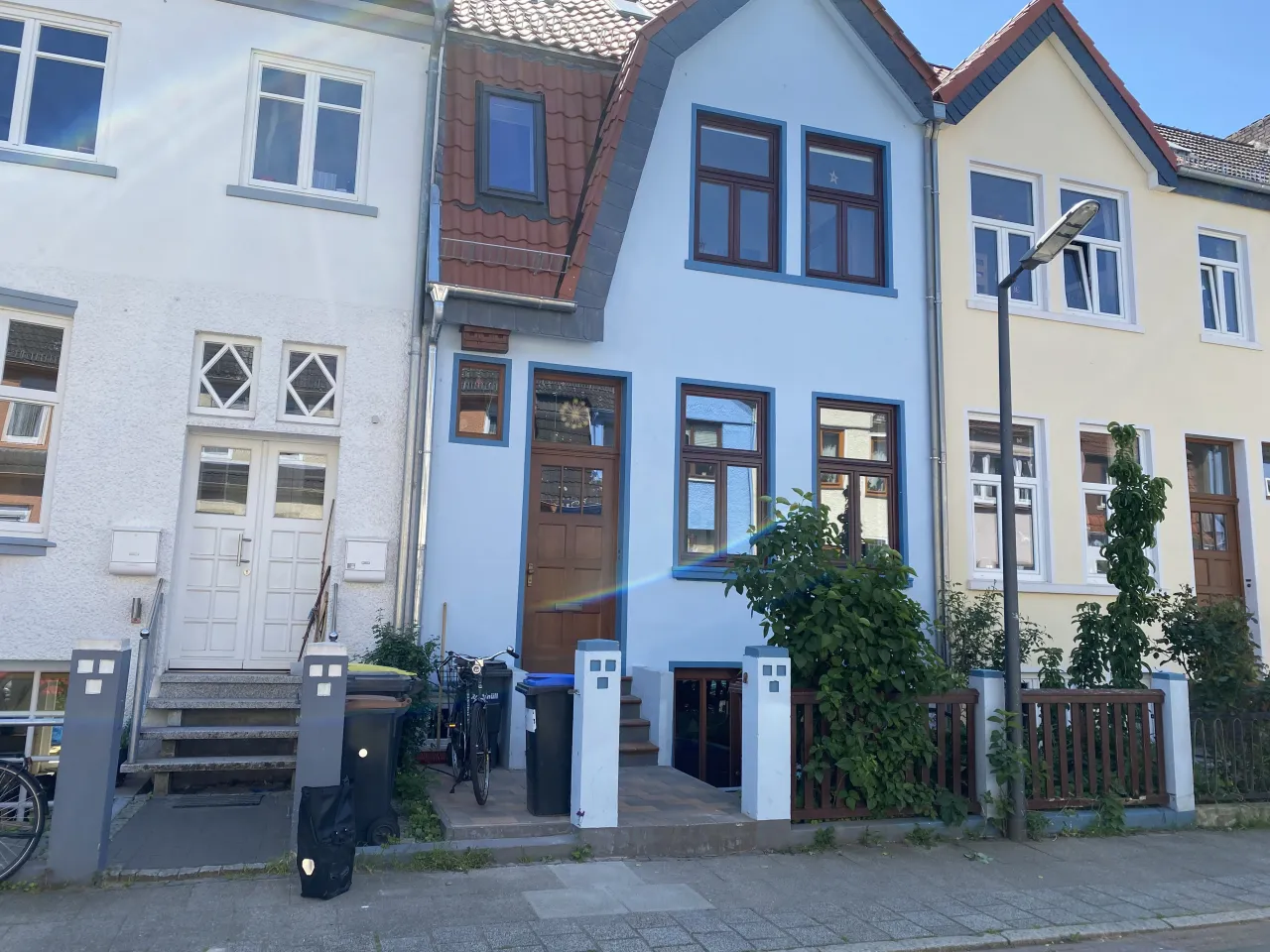 Front von drei Bremer Reihenhäuser