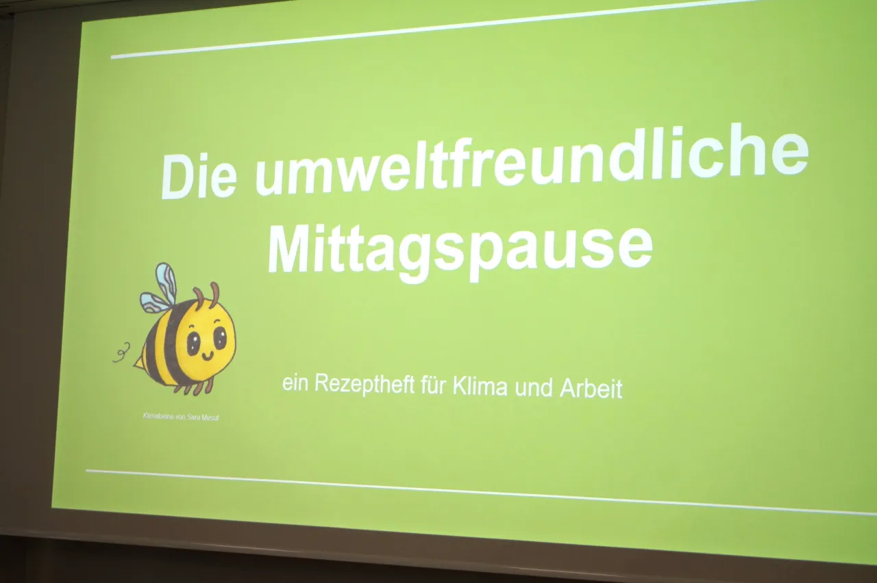 Präsentationsfolie mit Titel 