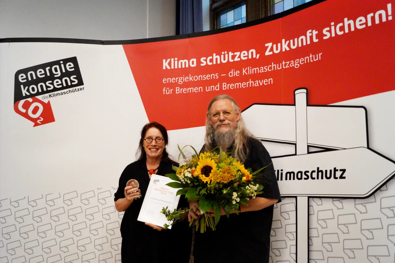 Die Gewinner*innen des Klimaschutzpreises 2024: Ida Büsching und Thomas Feischen