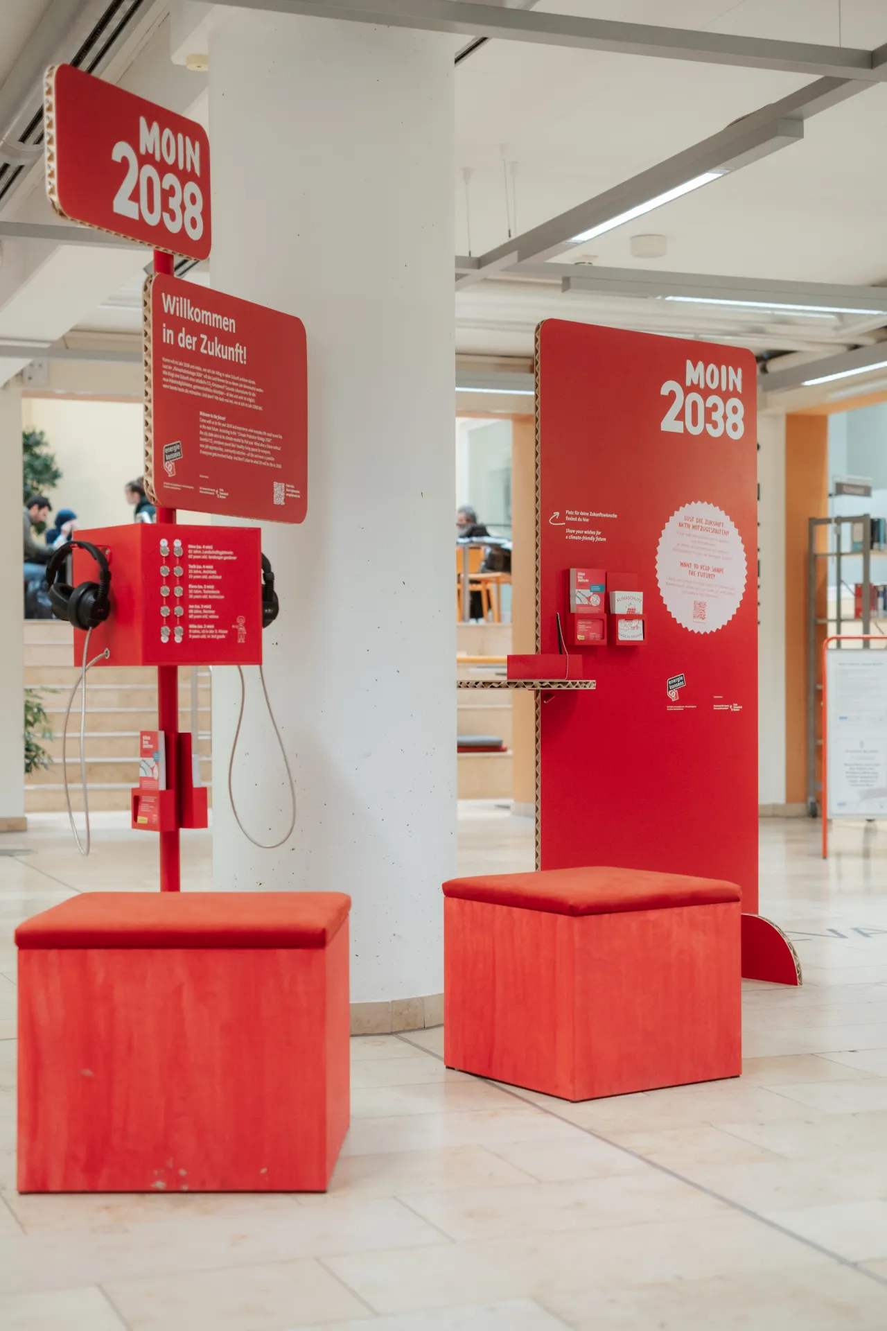 Neue Hörstation „Moin 2038“ in der Zentralbibliothek.