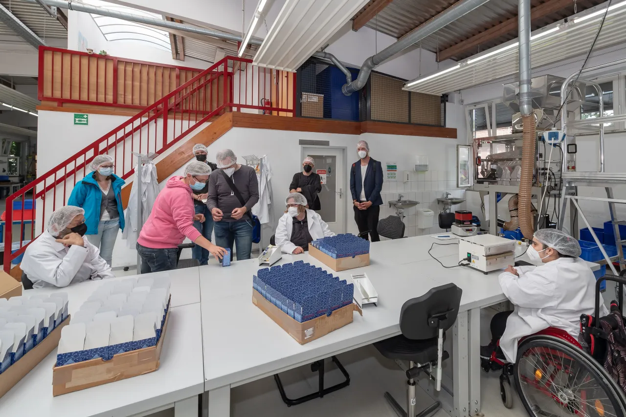 Die neue energievisite:handwerk ist speziell auf die Bedarfe von Werkstätten und Ateliers zugeschnitten und deckt dort Energieeinsparpotenziale auf.