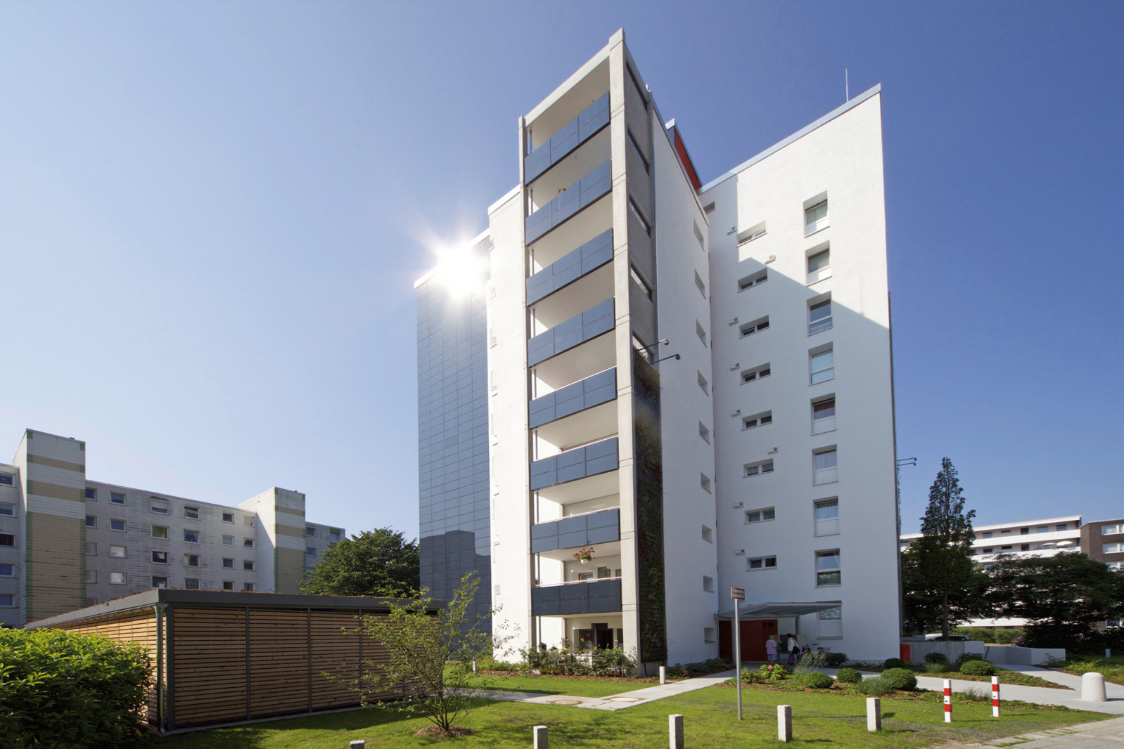 Solarfassade am GEWOBA-Sanierungsobjekt Eislebener Straße 75, Bremen-Vahr