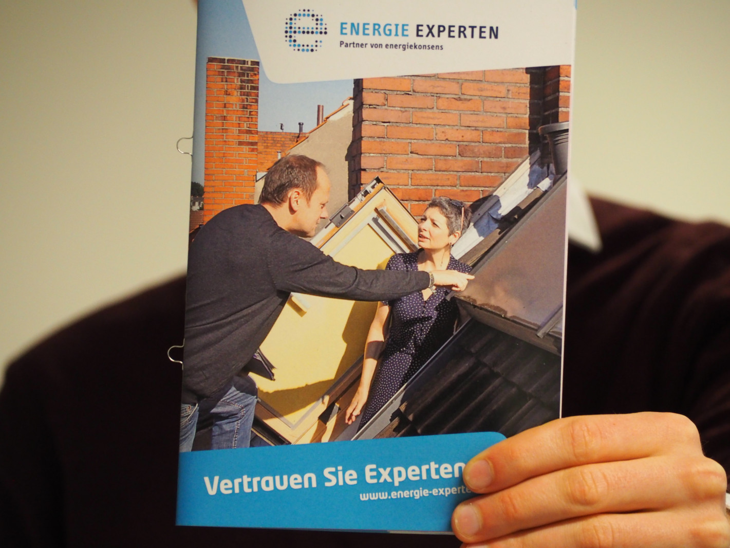 Energie Experten-Liste 2021 wird ins Bild gehalten